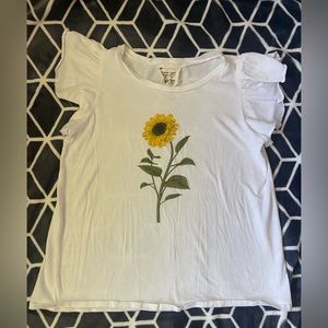 Cute summer shirt. White ruffle sleeve tank top with sunflower size Medium
